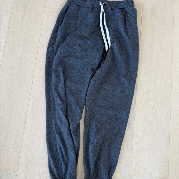 Vuori Charcoal Heather Performance Joggers - Long XS - Picture 2 of 5